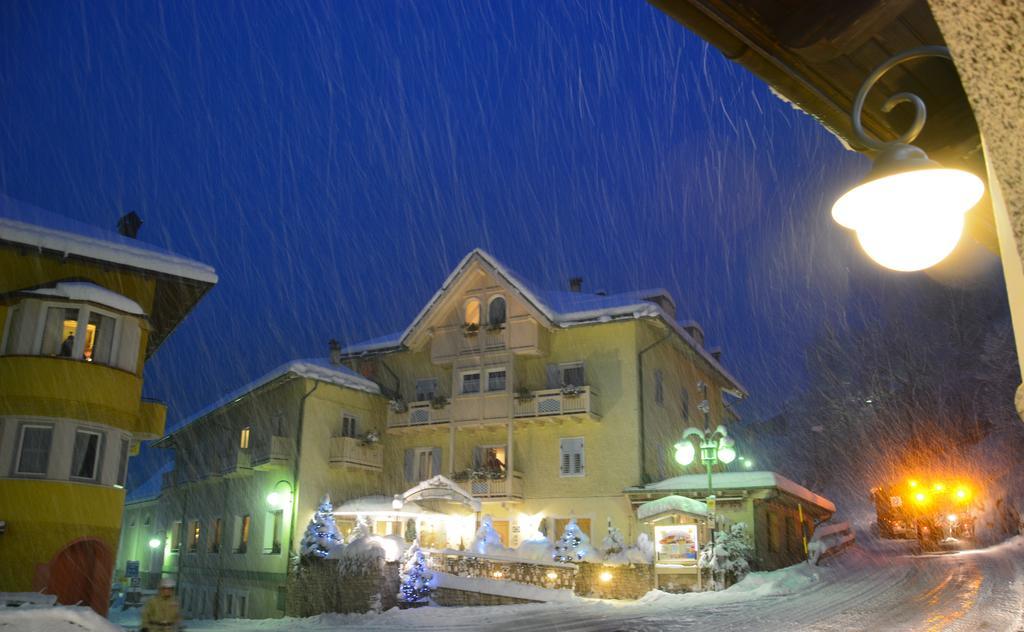 Hotel Pangrazzi Фучино Экстерьер фото