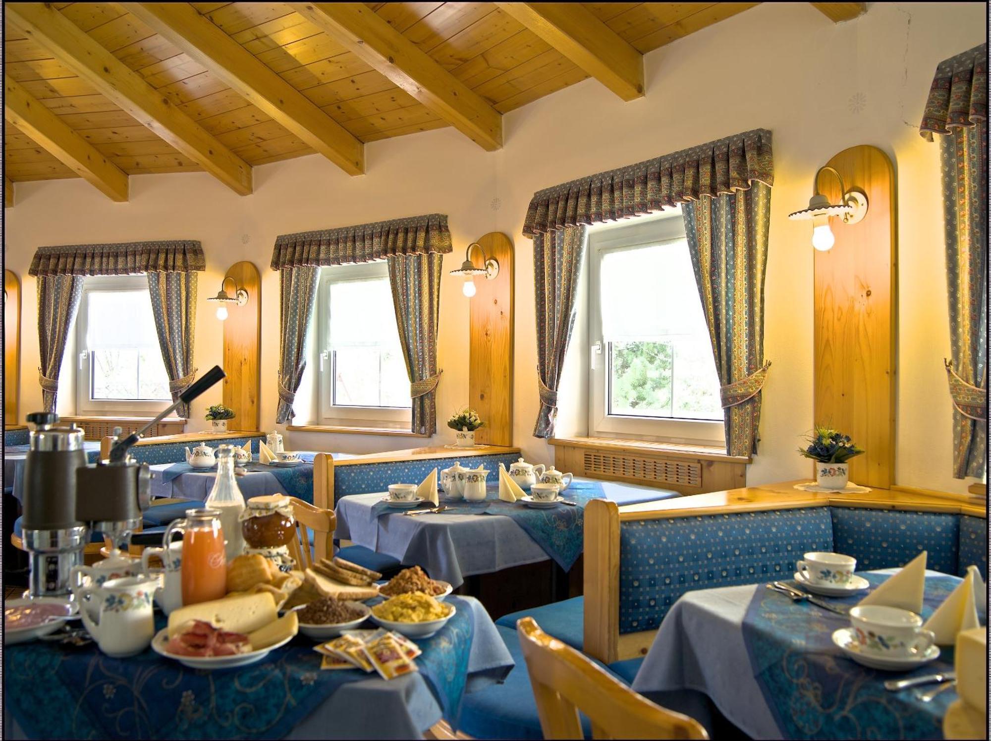 Hotel Pangrazzi Фучино Экстерьер фото