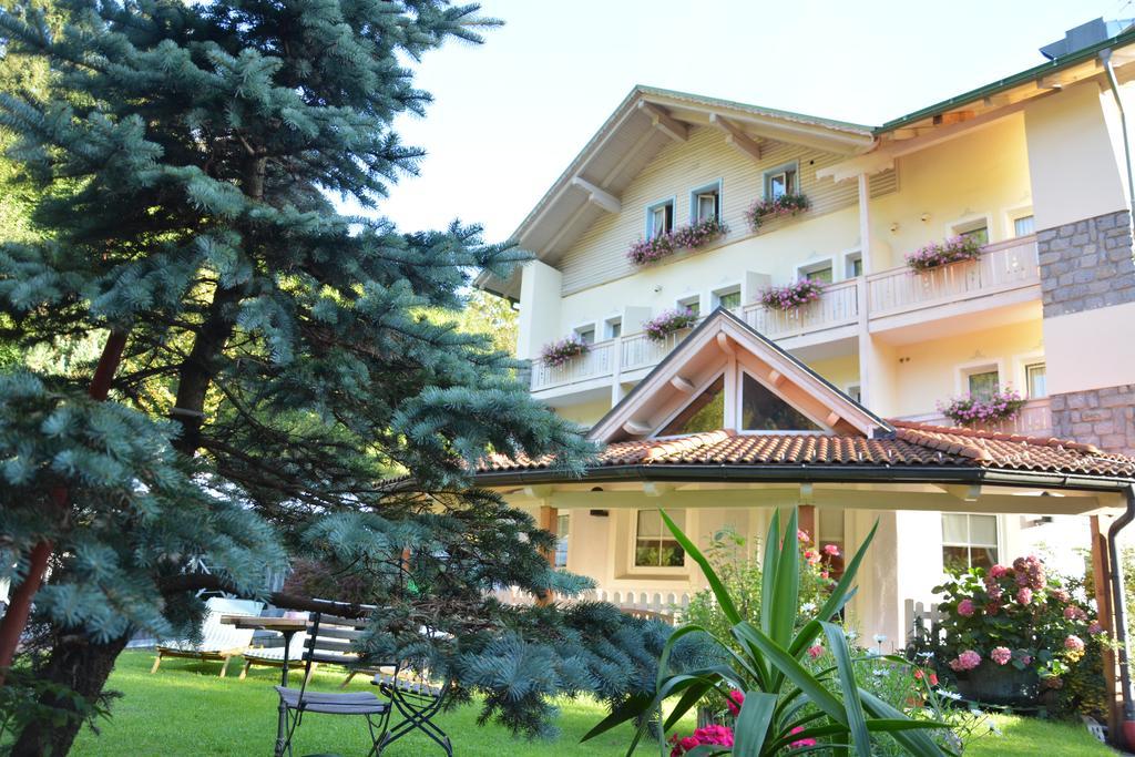 Hotel Pangrazzi Фучино Экстерьер фото